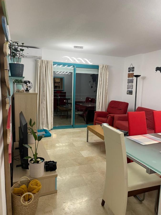 Traveler'S Beach Apartment With Sea View, Free Coffee & Parking بينايدورم المظهر الخارجي الصورة
