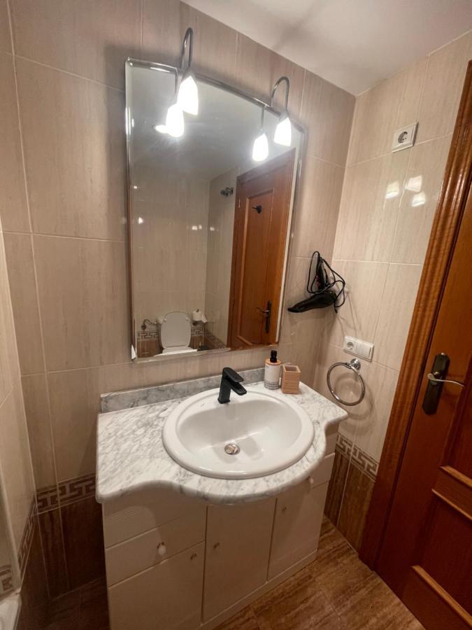 Traveler'S Beach Apartment With Sea View, Free Coffee & Parking بينايدورم المظهر الخارجي الصورة