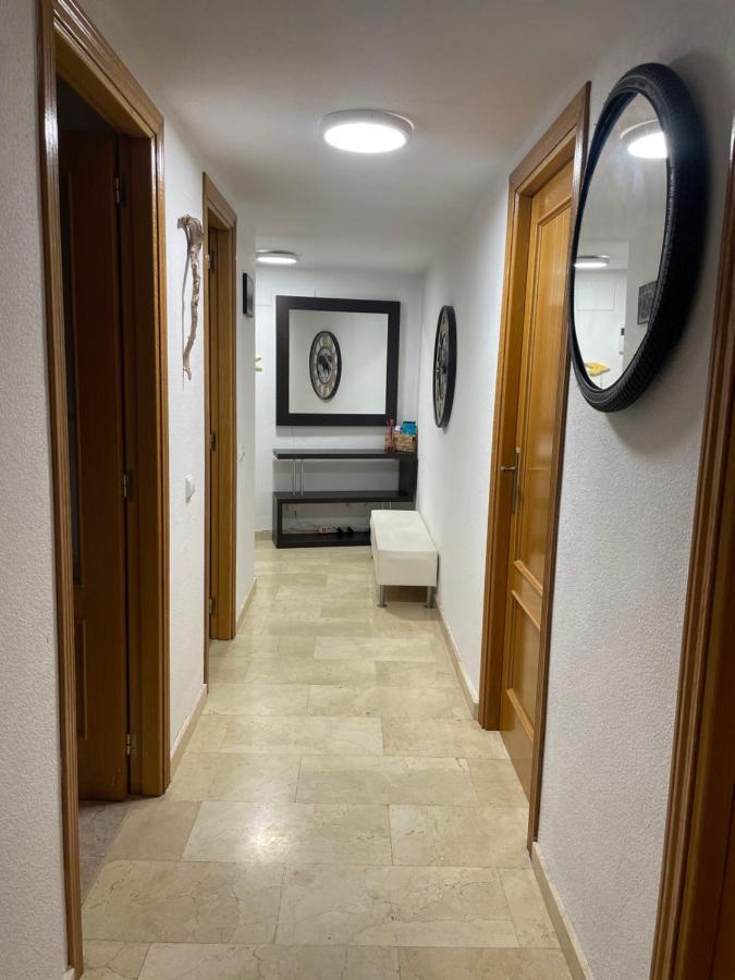 Traveler'S Beach Apartment With Sea View, Free Coffee & Parking بينايدورم المظهر الخارجي الصورة