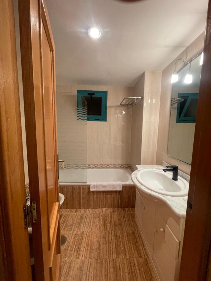 Traveler'S Beach Apartment With Sea View, Free Coffee & Parking بينايدورم المظهر الخارجي الصورة