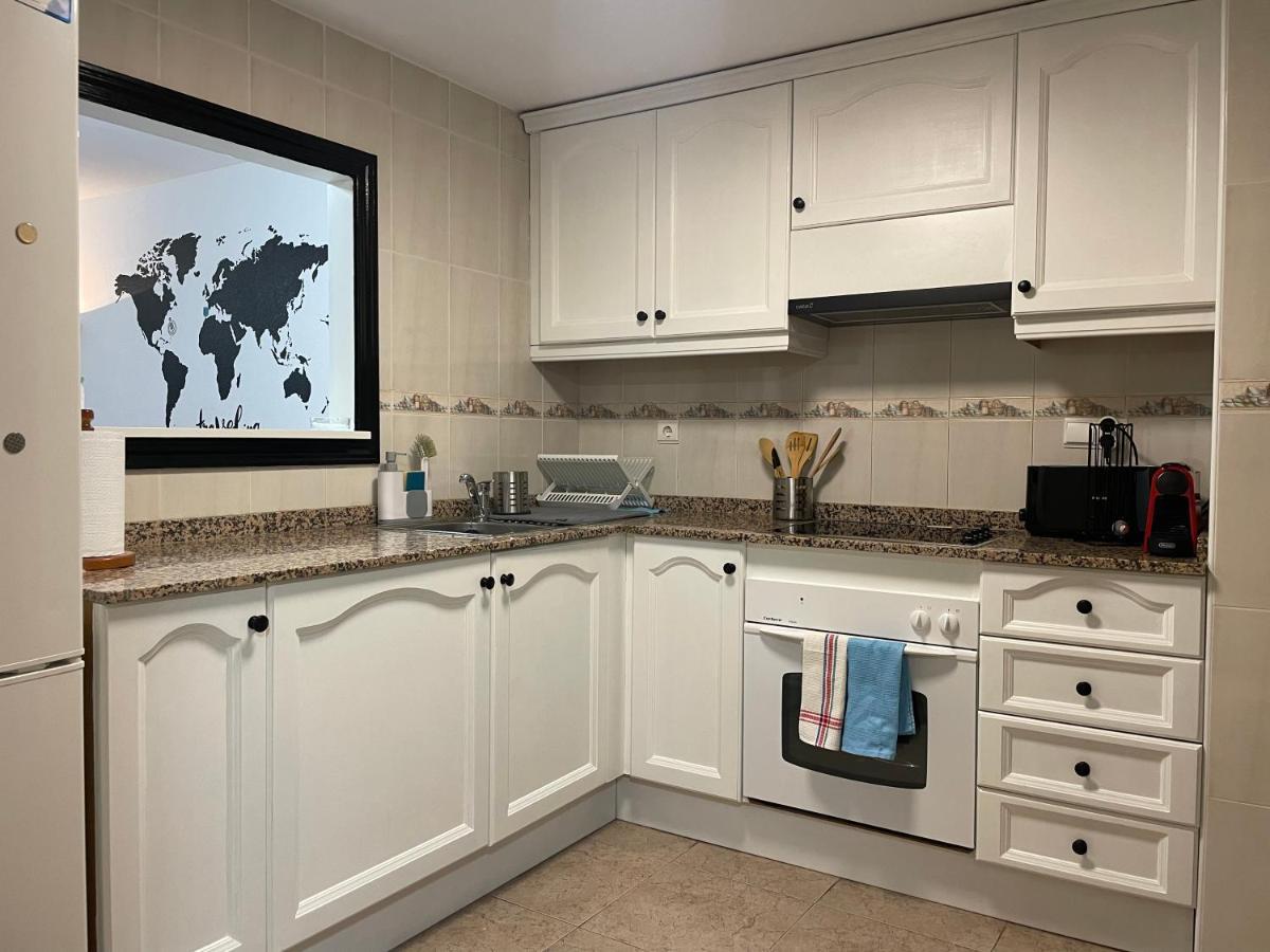 Traveler'S Beach Apartment With Sea View, Free Coffee & Parking بينايدورم المظهر الخارجي الصورة